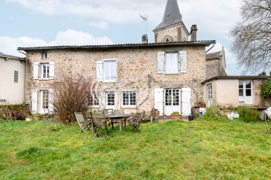 Maison 135 m² - 4 chambres + bureau - Charme de l'ancien - 15 mn de Limoges et 20 mn de Saint-Junien